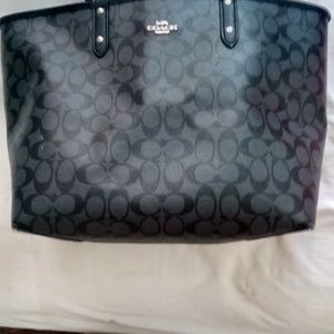 REVERSIBLE CITY TOTE IN SIGNATURE METALLIC CANVAS